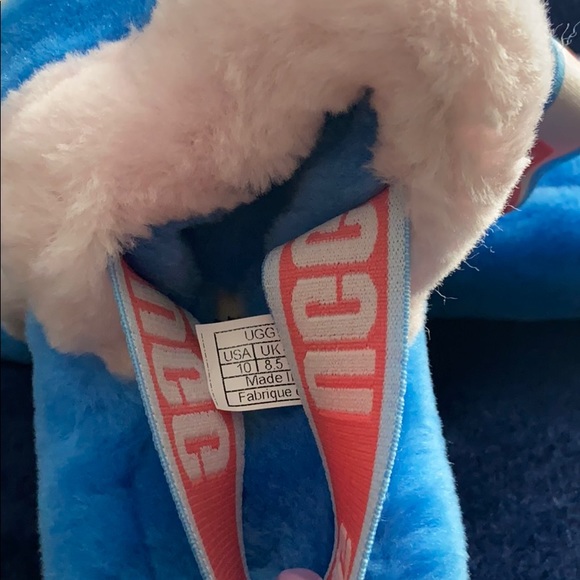 Sz 10. Ladies UGG slides - Picture 3 of 4